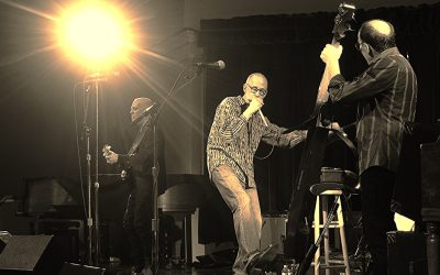 Carlos Del Junco blows the Blues away